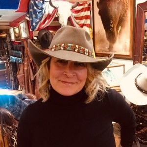 Meet your Posher, Brenda